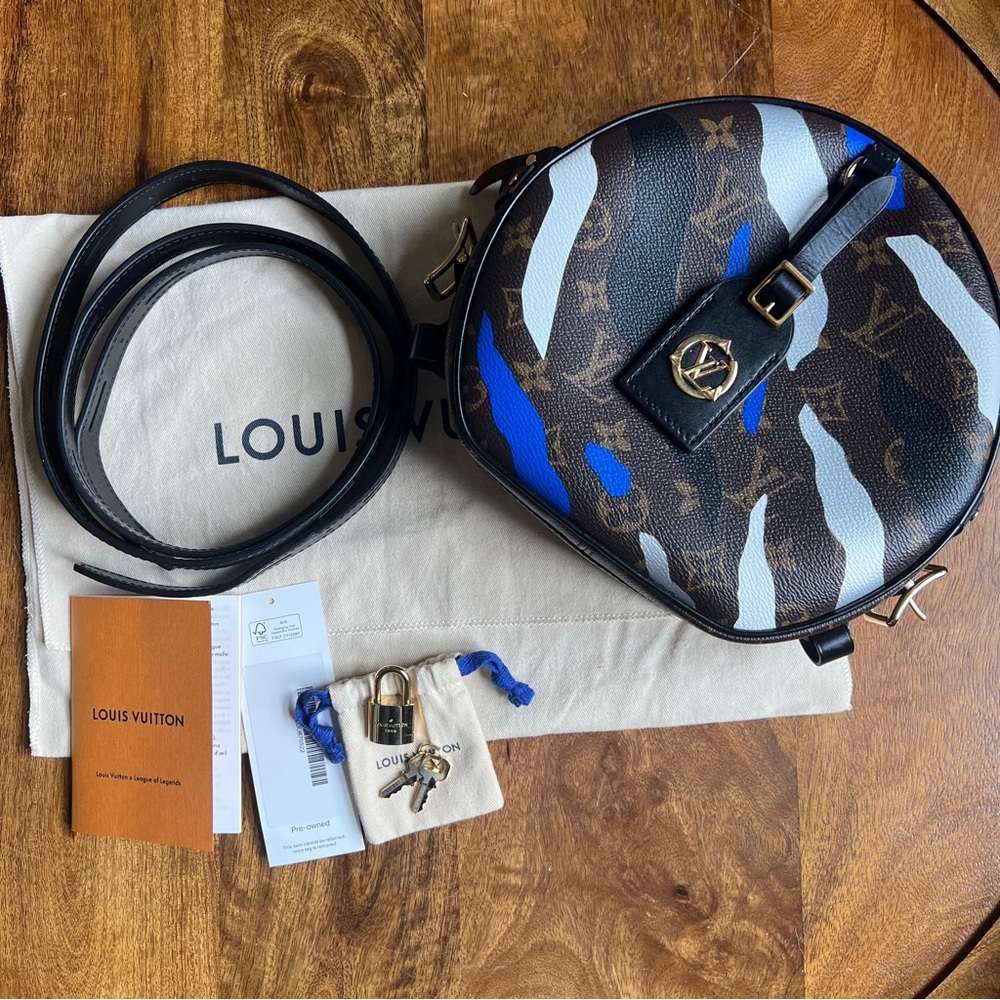 🎮✨ Louis Vuitton x League of Legends Monogram Boite Chapeau Souple (2019)